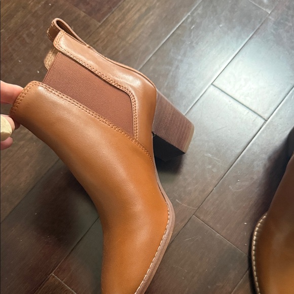 Madewell Tan Leather Ankle Booties - Picture 2 of 3